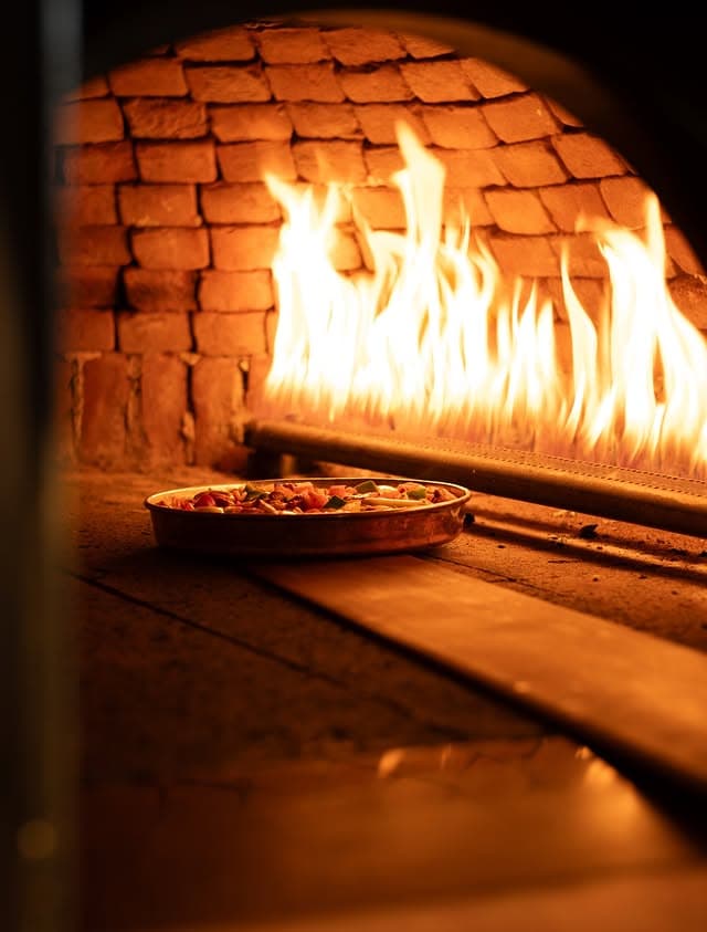 Mangal Ateşinin Sırrı: Meşe Kömürü Etin Lezzetini Nasıl Değiştirir?