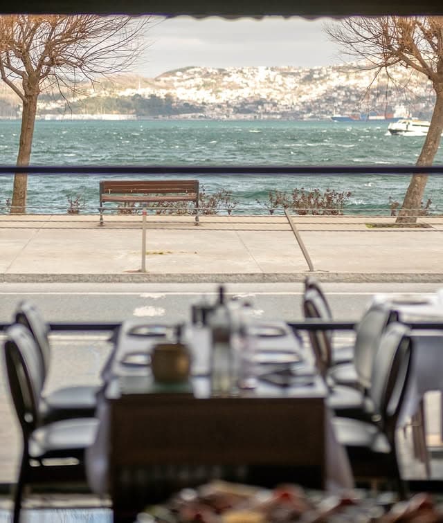 İstanbul'da Romantik Akşam Yemeği İçin En İyi Mekan Önerileri
